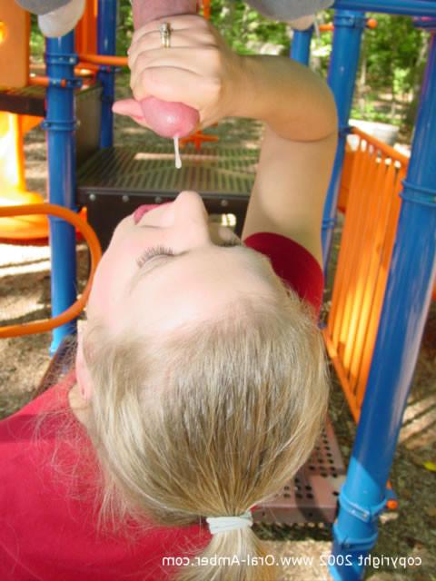 16P Outdoor amateur blowjob and cumshot