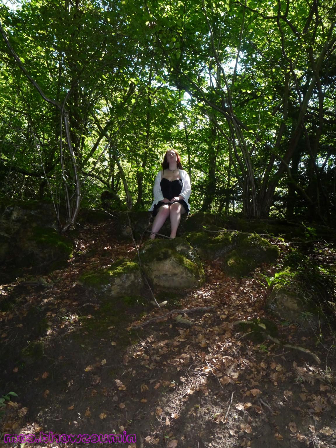 16P British lesbian bbw babes Rosie and Nimue outdoors making love and having sexy f
