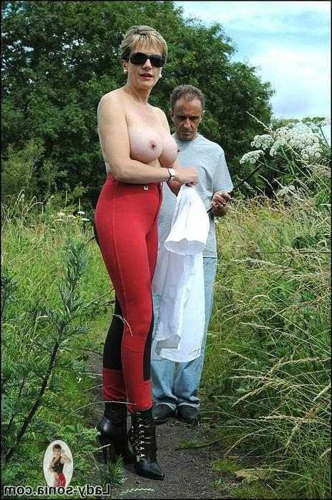 15P Lady Sonia Flashing Tits Outdoors