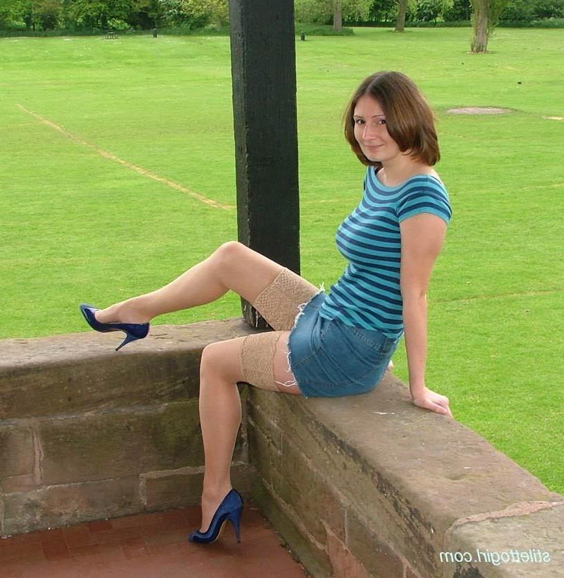 15P Stiletto girl in stockings outdoors