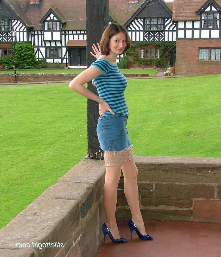 15P Stiletto girl in stockings outdoors