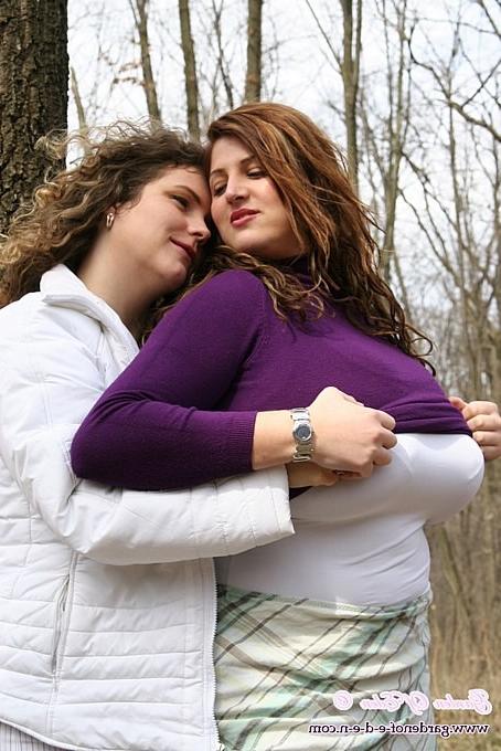 15P Two monster boobed amateurs gettin horny outdoors