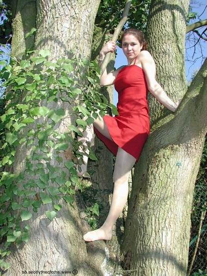 16P amateur teen in pantyhose posing outdoor