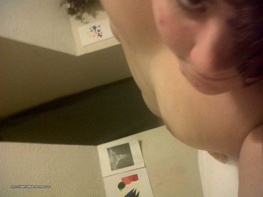12P Adorable amateur busty chicks posing solo