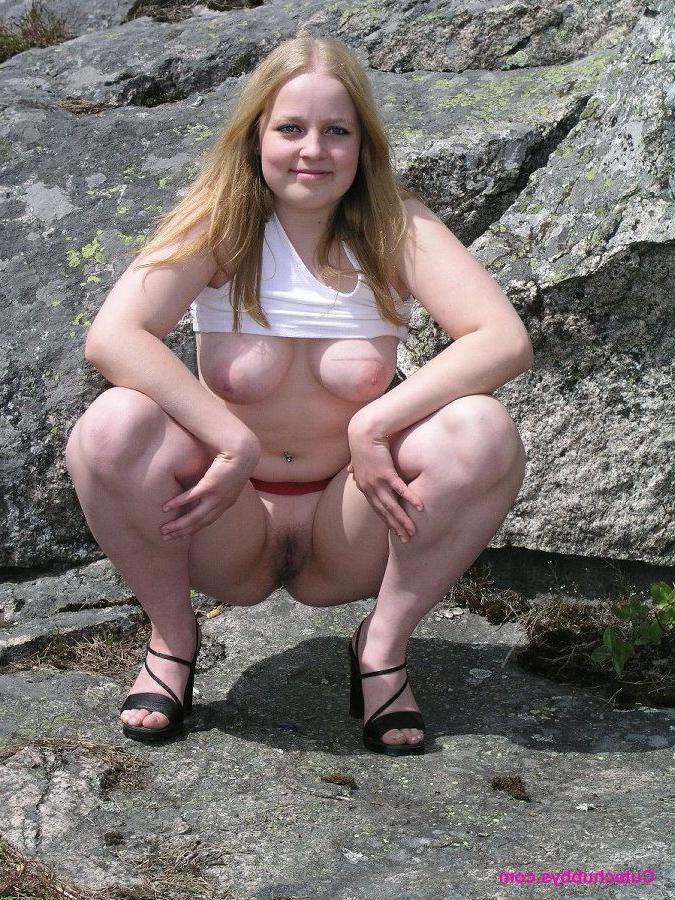 20P Cute chubby girl having fun outdoors