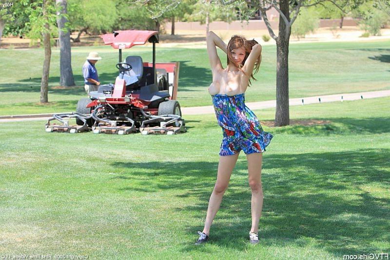 15P Exhibitionist teen flashing it all outdoor at park