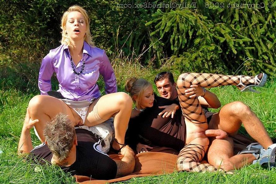 16P Horny babes seduce two regular guys to outdoor groupsex