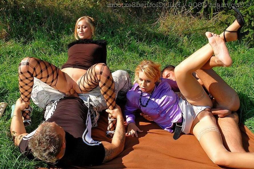 16P Horny babes seduce two regular guys to outdoor groupsex