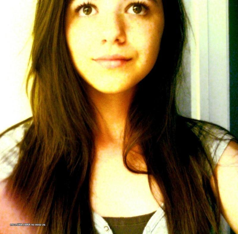 14P Collection of a lovely teen posing sexy in her underwear