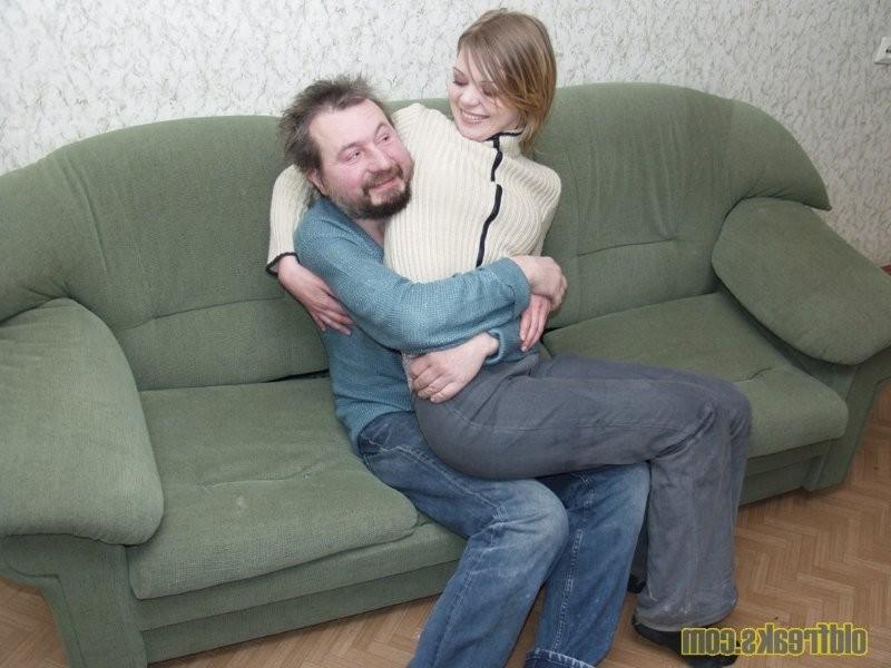 12P She wants his old mouth on her new pussy