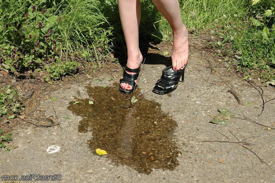 12P Slim sexy girl in lingerie disrobes for outdoor pissing
