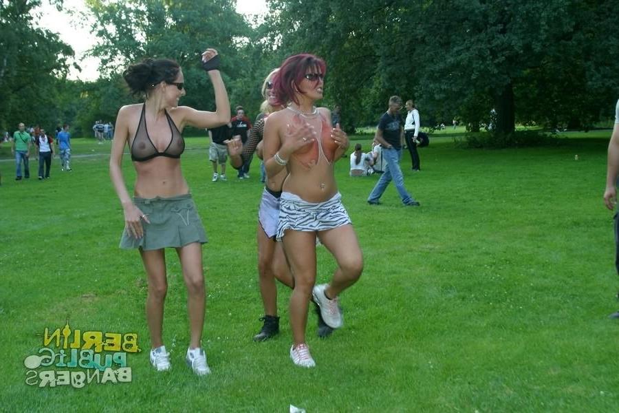 16P Naughty german amateur sluts making outdoor lesbian show on public