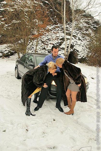 20P Outdoor public groupsex in the snow