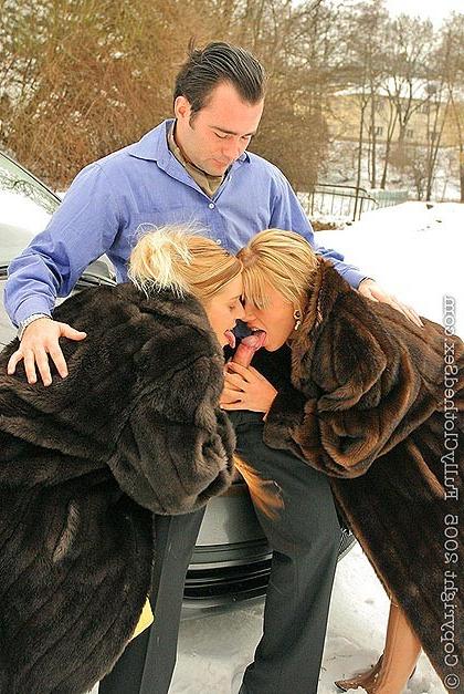 20P Outdoor public groupsex in the snow