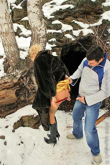 20P Outdoor public groupsex in the snow