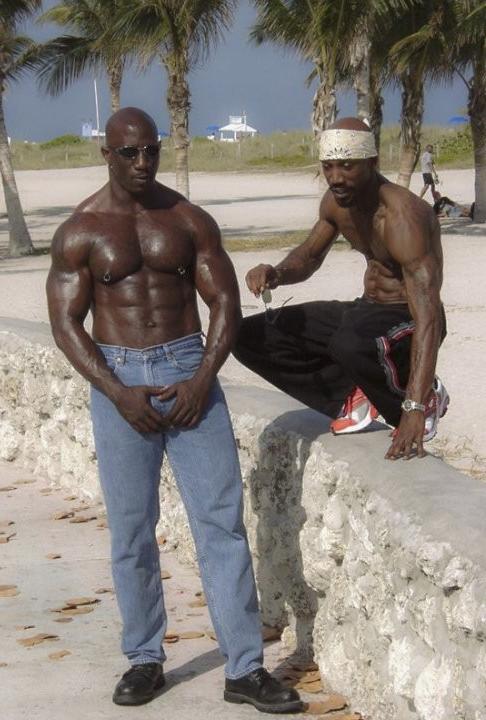 20P Two black mature bodybuilders show their big cocks