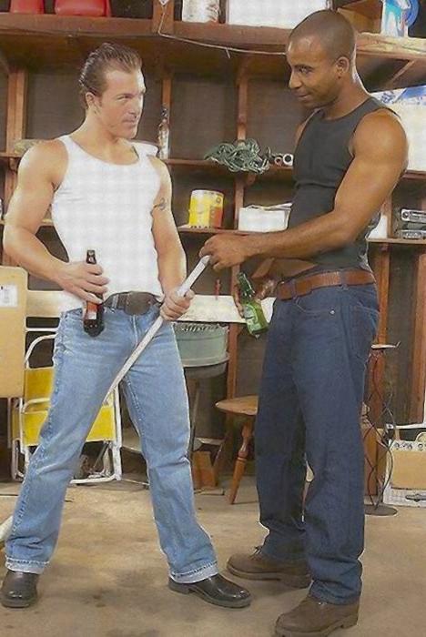20P Caucasian and black hunks sucking and jerking deal