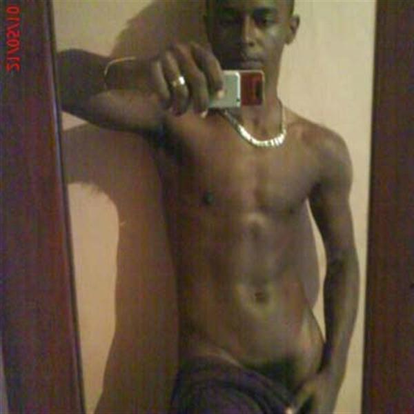 16P Self-shooting black African-American hunk