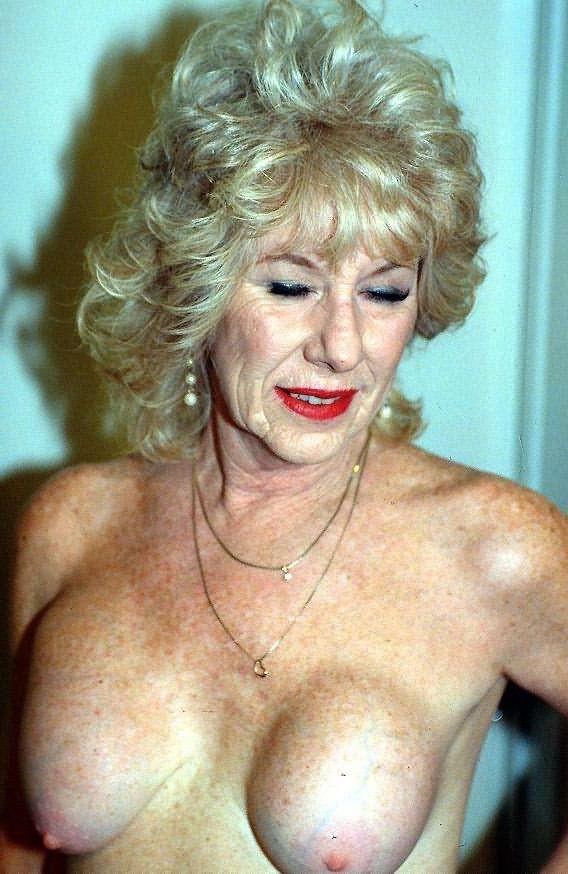 16P Extreme old granny fucking the shit out of her hairy aged cunt