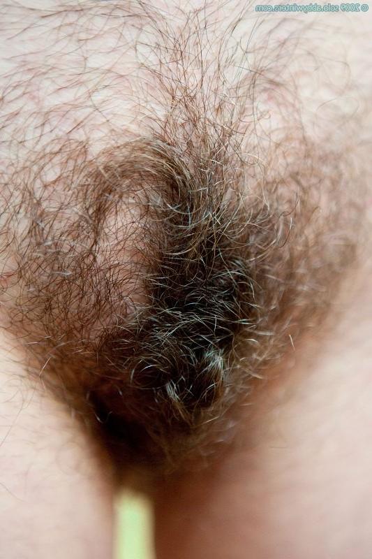 16P Girl shows her natural bush outdoor