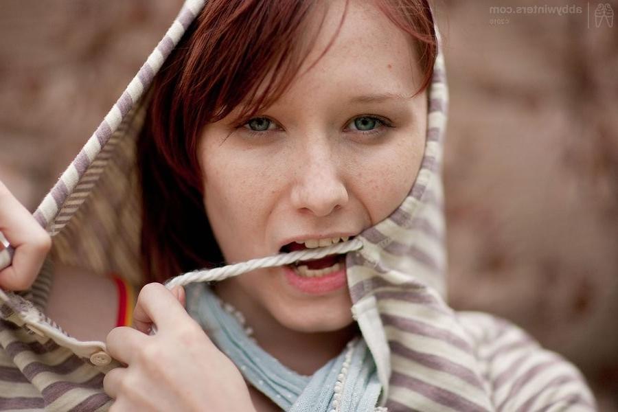 15P Hairy Redheaded Amateur Hottie Gets Nude While Outdoors