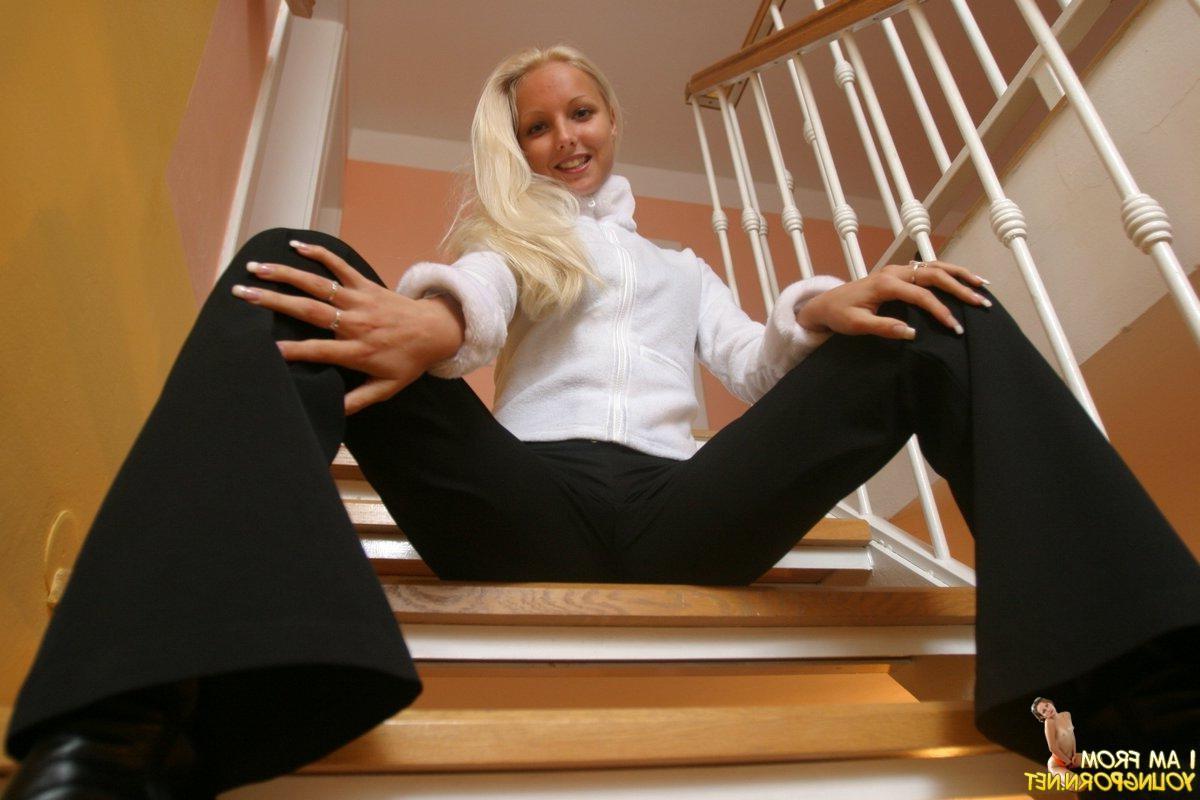 15P Adorable blonde showing her pinkhole