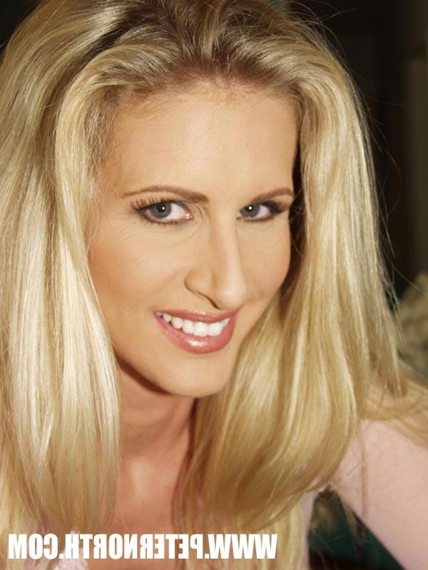 15P dick obsessed full figured milf does dirty deeds in all holes