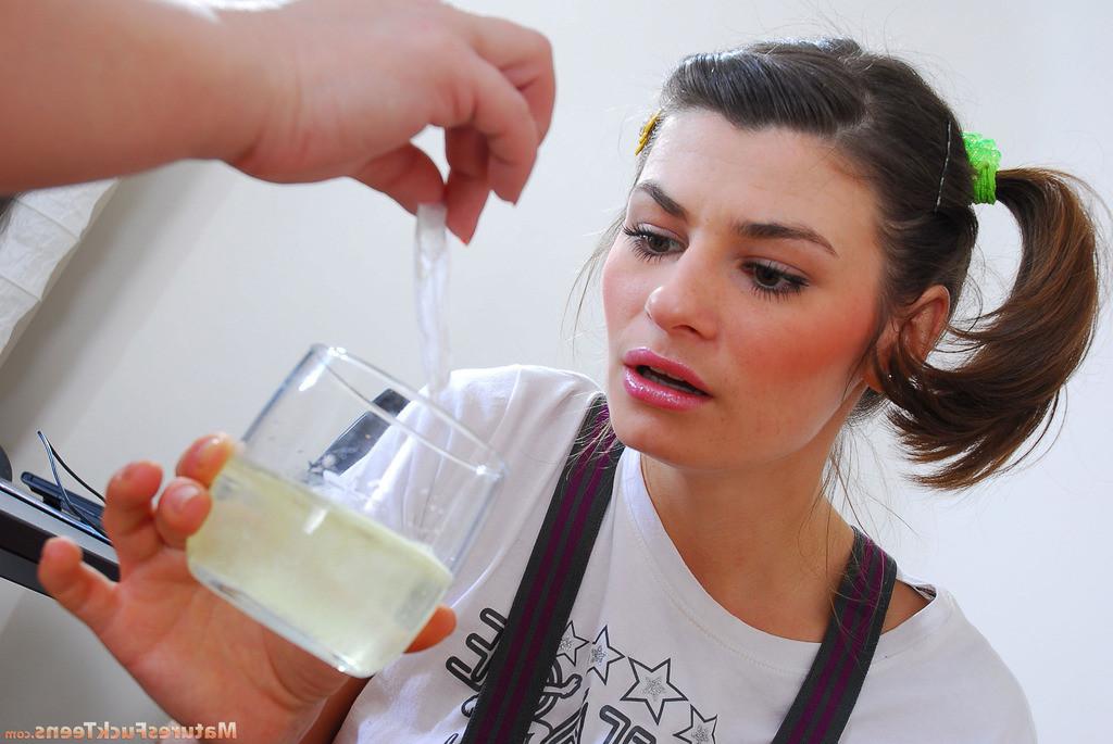 20P Teen girl's first lesbian experience