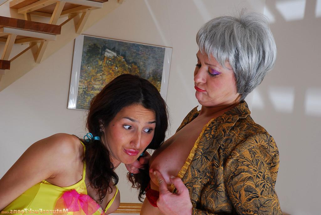 20P Aged lesbo demands strap-on compensation