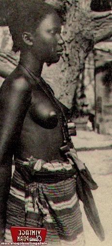 12P Classic African ladies showing their real bodies