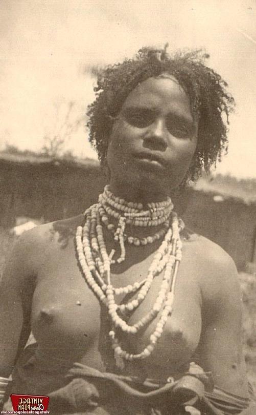 12P Classic African ladies showing their real bodies