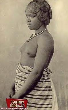 12P Classic African ladies showing their real bodies