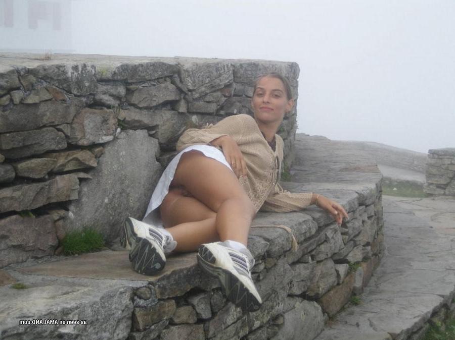 15P Gorgeous brunette amateur teen girlfriend posing naked outdoors