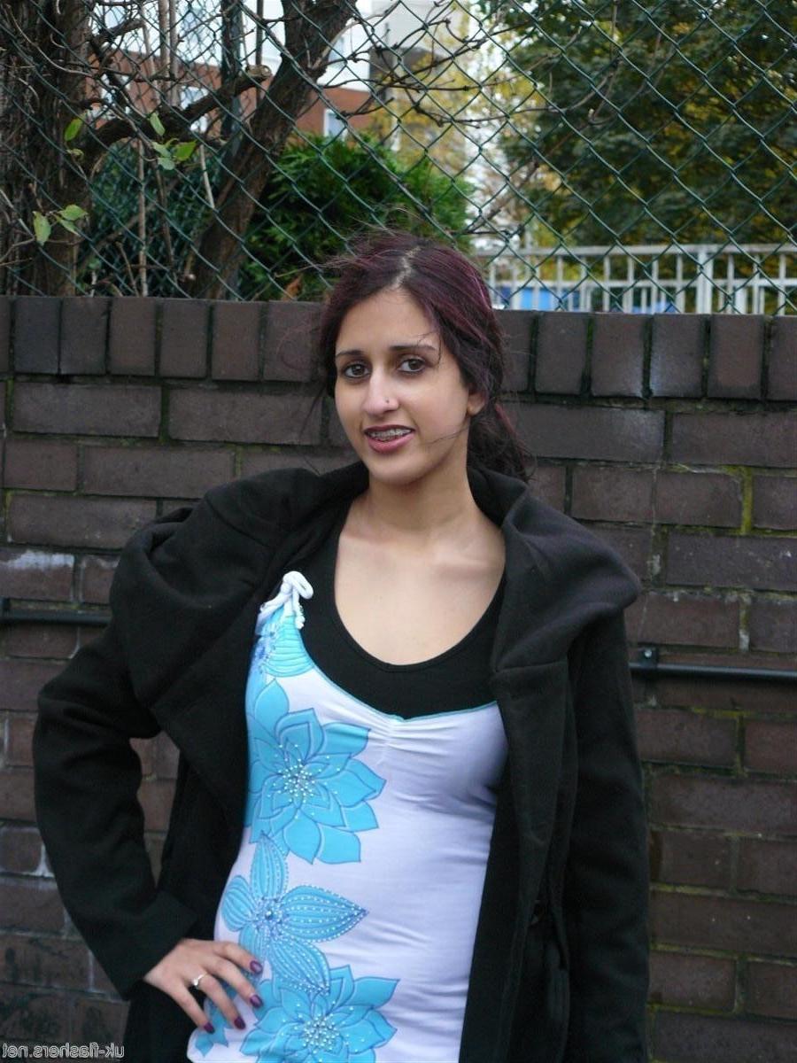 16P Indian teen Zarina Masoud pissing in public and flashing hairy pussy outdoors