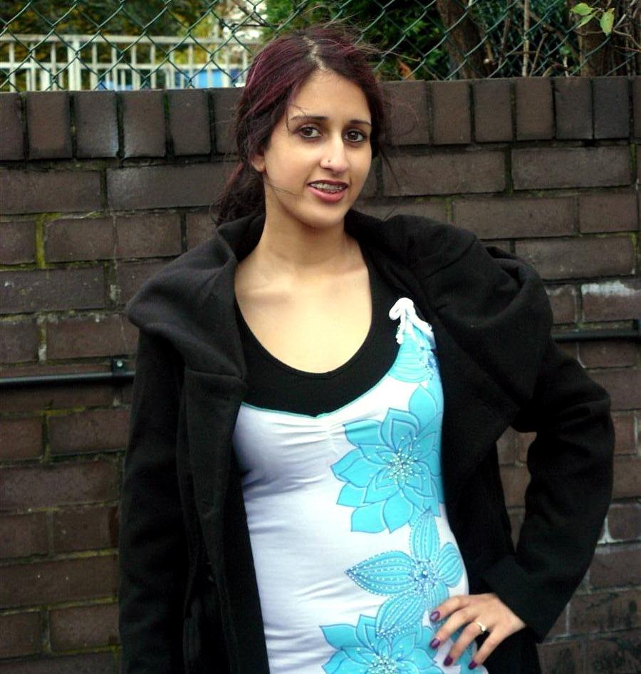 16P Indian teen Zarina Masoud pissing in public and flashing hairy pussy outdoors
