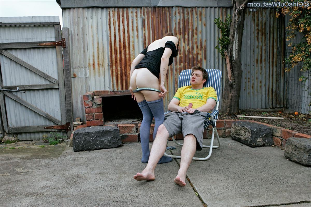 16P Australian amateur couple having sex outdoors