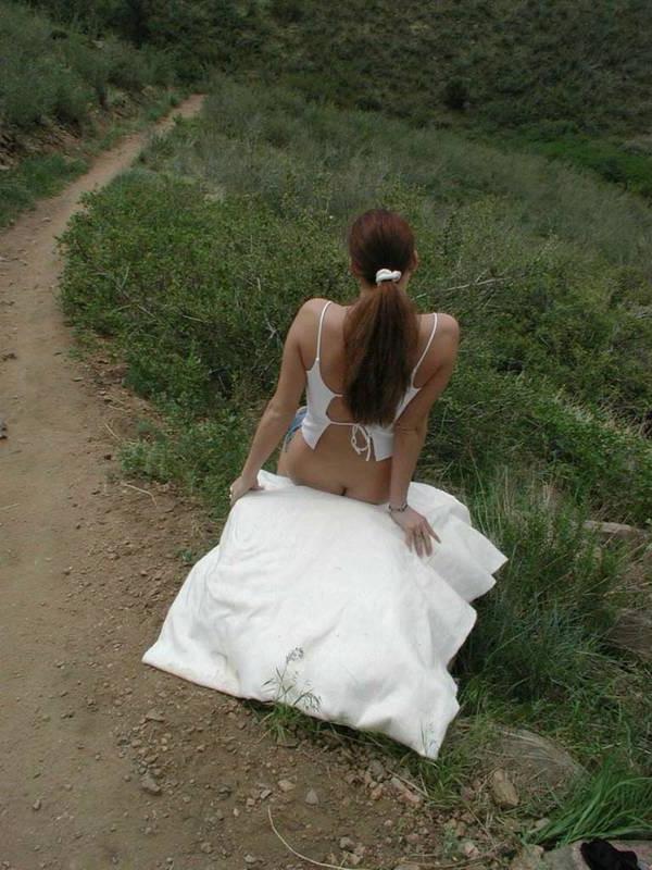 16P Amateur babe teasing hard outdoor showing her tits