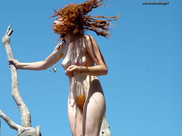 16P Redhead Dreadhead Hippie Chick Naked Outdoors