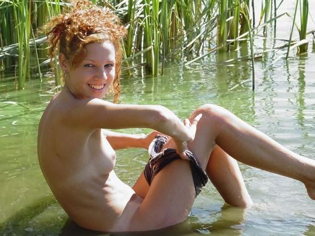16P Redhead Water Babe Frolics Naked Outdoors in Pond