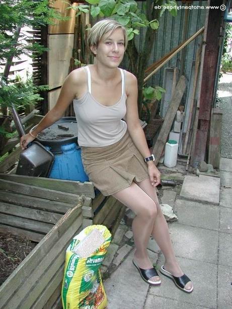 16P Amateur teen in pantyhose outdoor