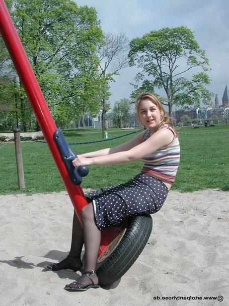 16P amateur teen in pantyhose posing outdoor
