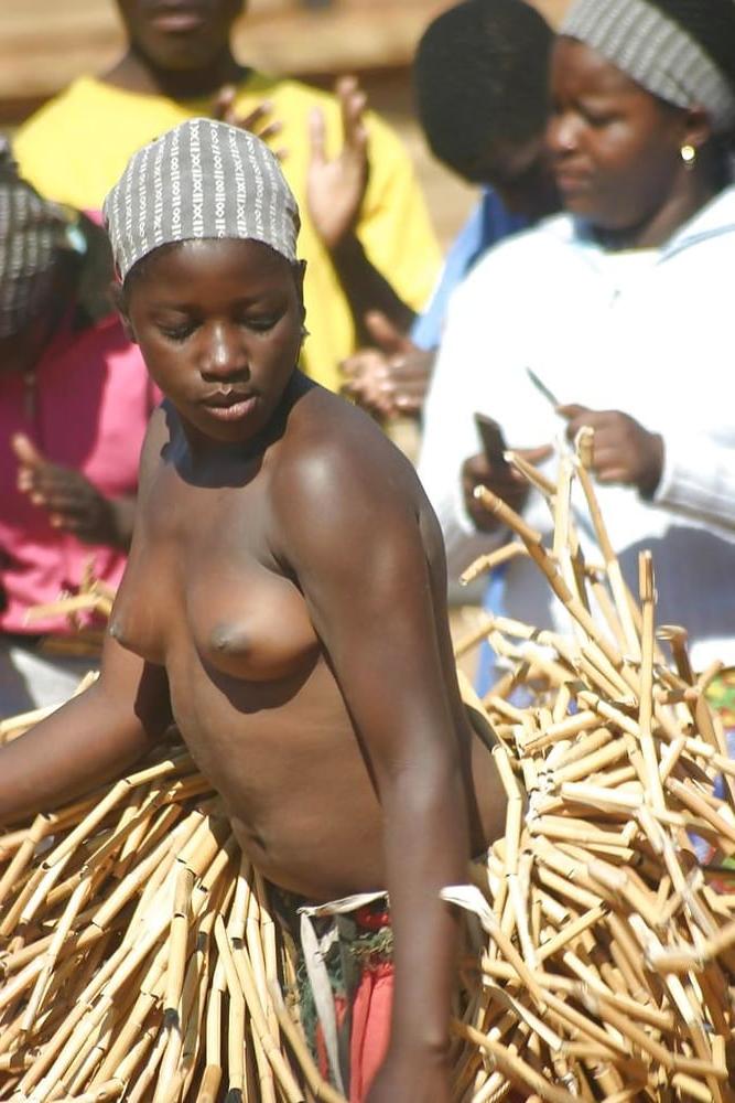 25P My African Box 02