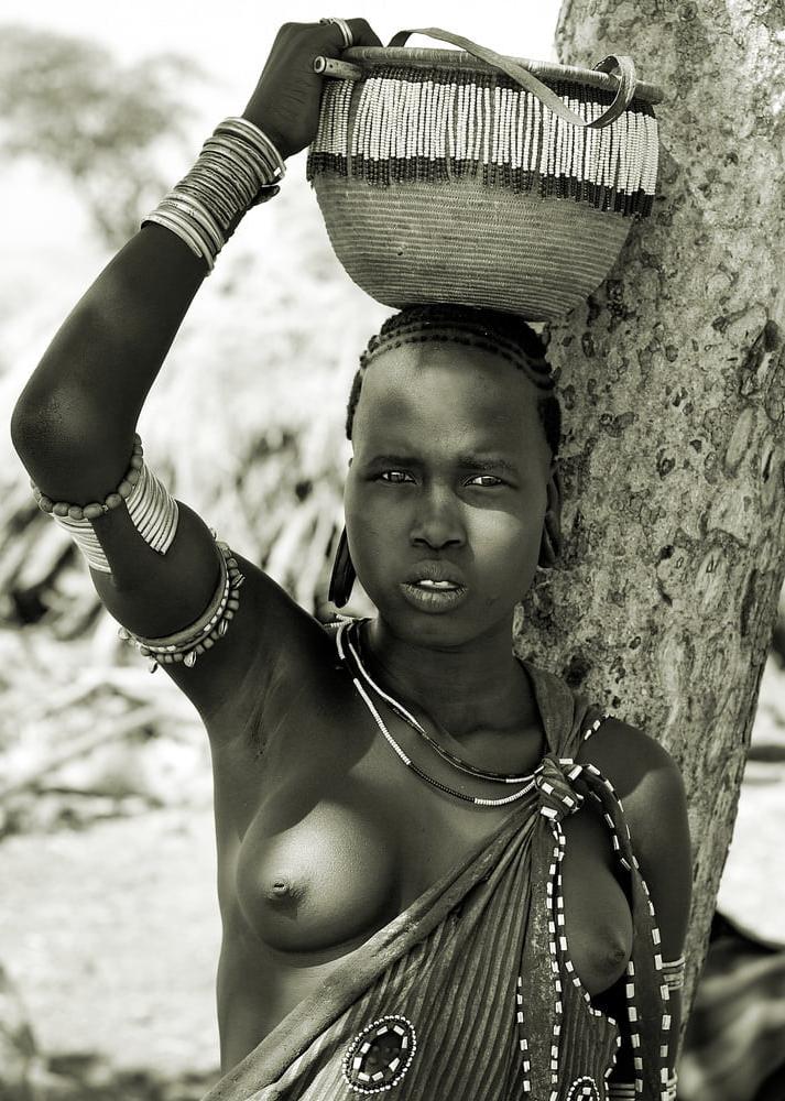 25P My African Box 01
