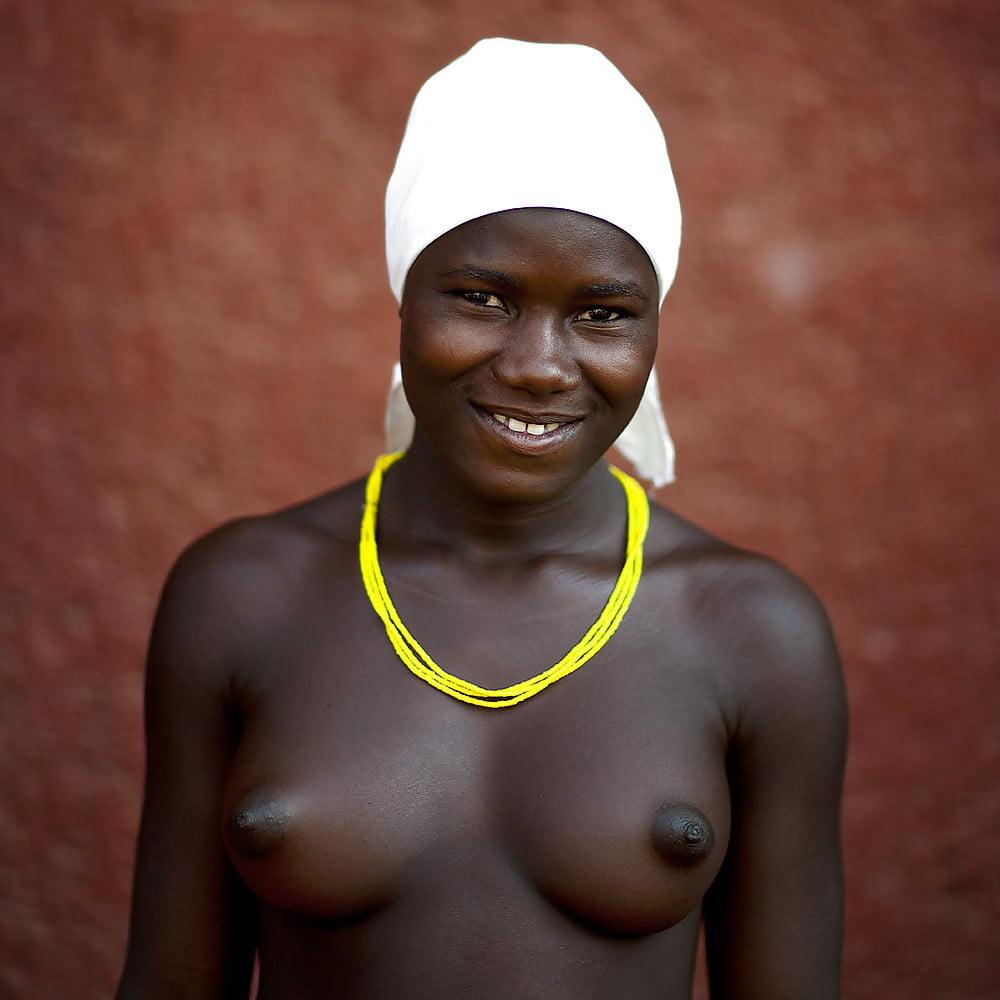 25P My African Box 01