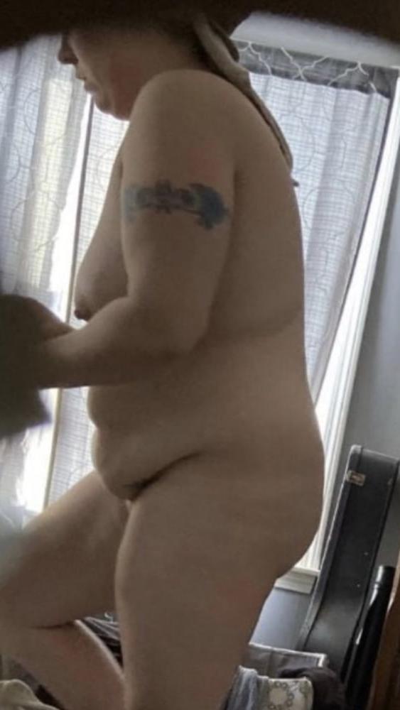 14P Ashley is a filthy milf who takes it in all holes