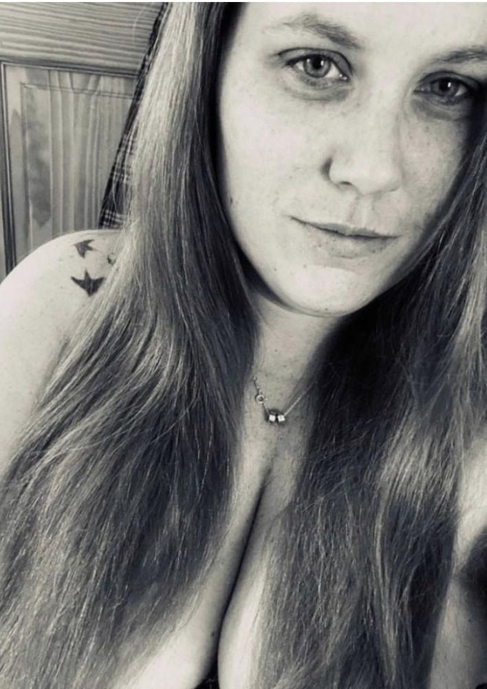 14P Ashley is a filthy milf who takes it in all holes