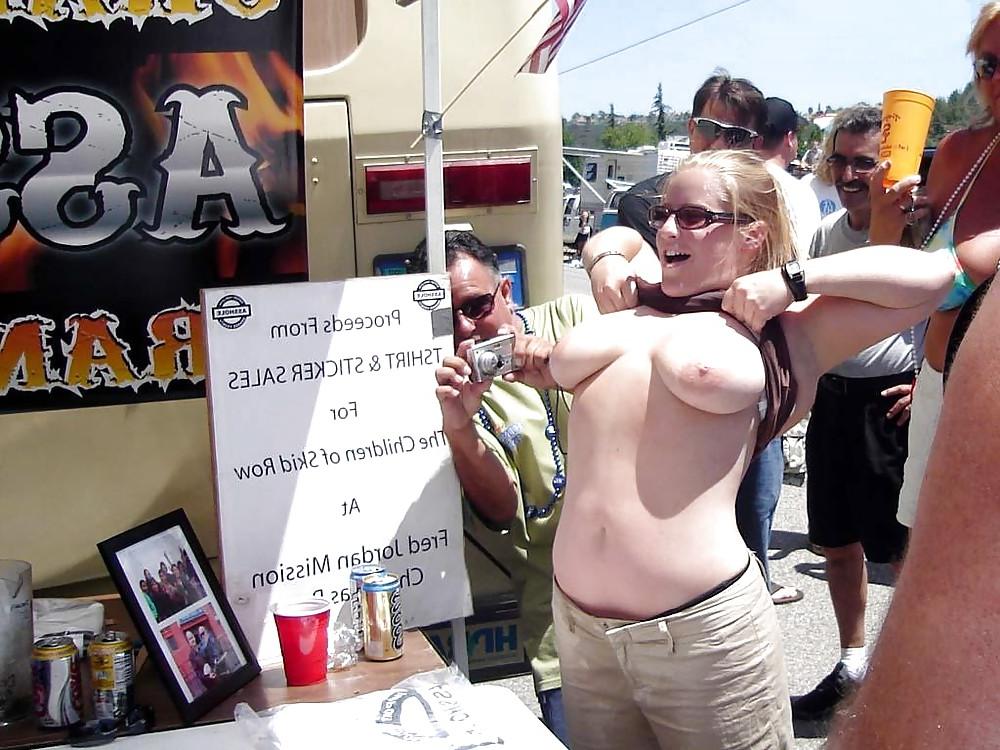 25P Outdoor Sluts On i-net Display