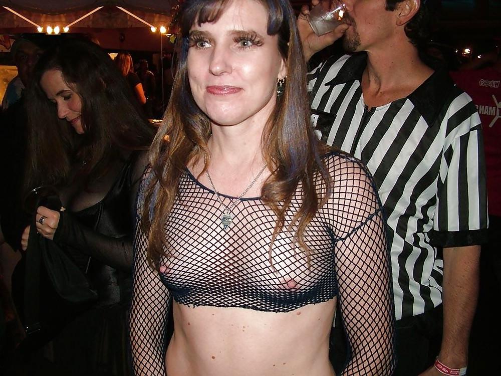 25P Outdoor Sluts On i-net Display