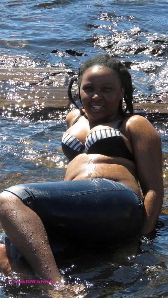 25P South Africa - Girls posing 18
