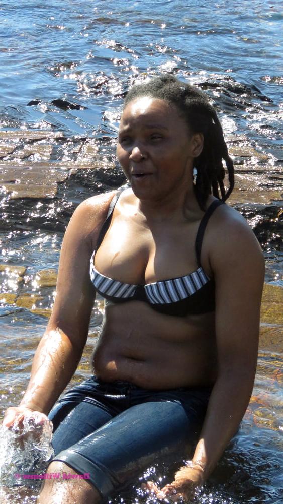 25P South Africa - Girls posing 18